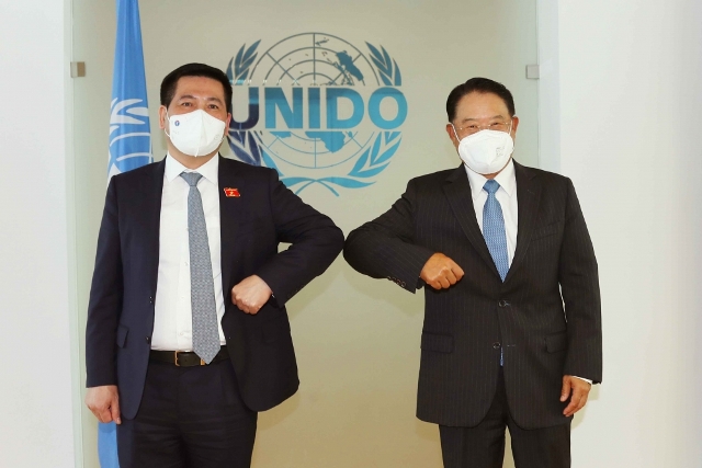 Bộ trưởng Bộ Công Thương Nguyễn Hồng Diên làm việc với Tổng giám đốc UNIDO