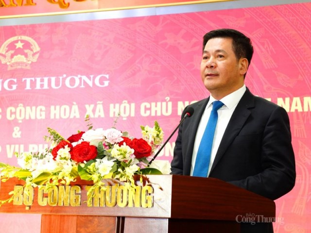 Bộ Công Thương hưởng ứng ngày Pháp luật Việt Nam và Kỷ niệm 40 năm thành lập Vụ Pháp chế