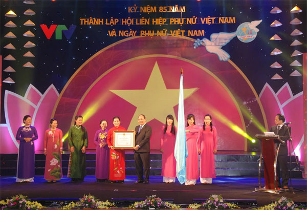 Hội Liên hiệp Phụ nữ Việt Nam đón nhận Huân chương Độc lập
