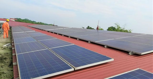 Hòa Bình đẩy mạnh phát triển hệ thống điện mặt trời áp mái