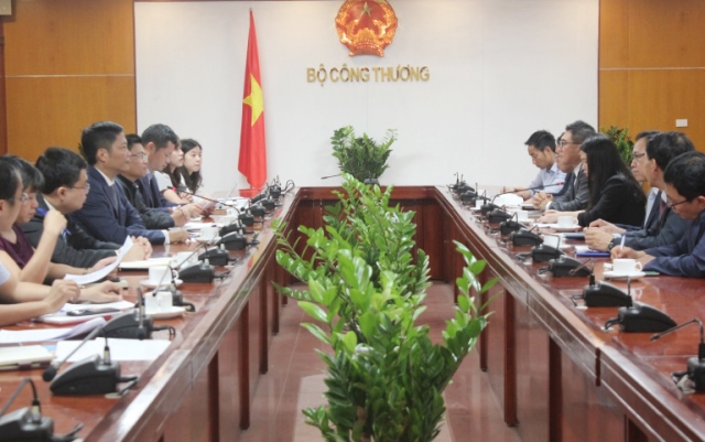 Bộ trưởng Trần Tuấn Anh tiếp và làm việc với Tổng Giám đốc Tổ hợp Samsung Việt Nam