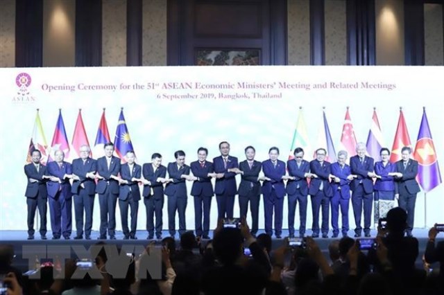 Bộ trưởng Trần Tuấn Anh tham dự Hội nghị Bộ trưởng Kinh tế ASEAN lần thứ 51 (AEM 51) và các Hội nghị liên quan