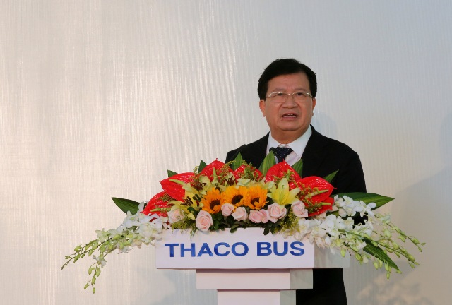 Khánh thành nhà máy sản xuất xe khách “made in Vietnam”