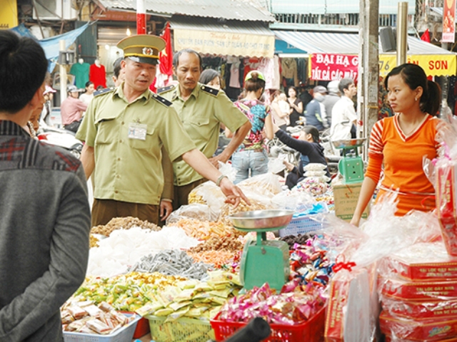 Hà Nội: Phối hợp chống buôn lậu, gian lận thương mại