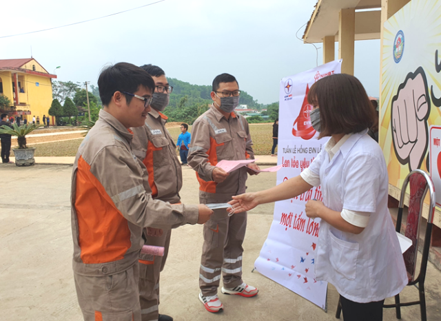 PC Yên Bái tham gia hiến máu tình nguyện với thông điệp “Lan tỏa yêu thương”  
