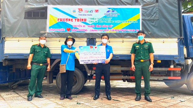 Nhiều cá nhân, tổ chức ở Bình Phước chung tay góp 900 túi an sinh gửi vùng dịch Bình Dương