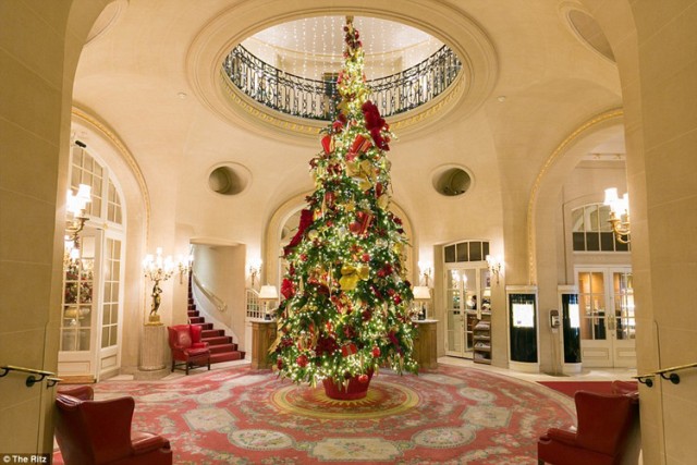 Giáng sinh lung linh bên trong các khách sạn hàng đầu thế giới