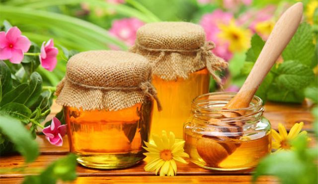 8 lợi ích từ uống nước ấm pha mật ong