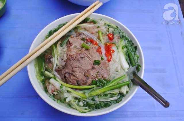CNN "lên list" 10 món ăn đường phố siêu phổ biến lại ngon nức tiếng của Việt Nam